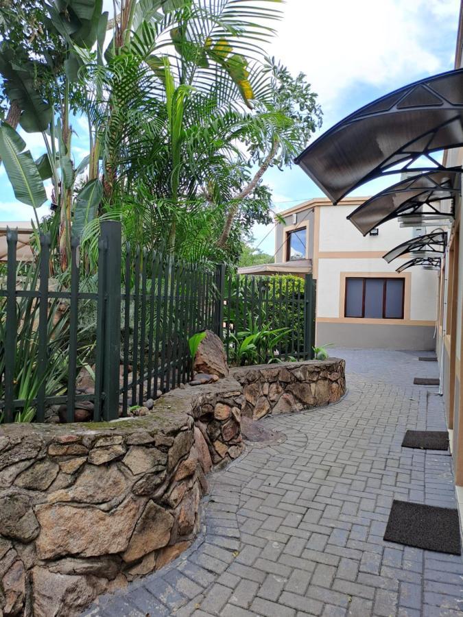 Amigos Bed & Breakfast - No Loadshedding Mbombela Extérieur photo