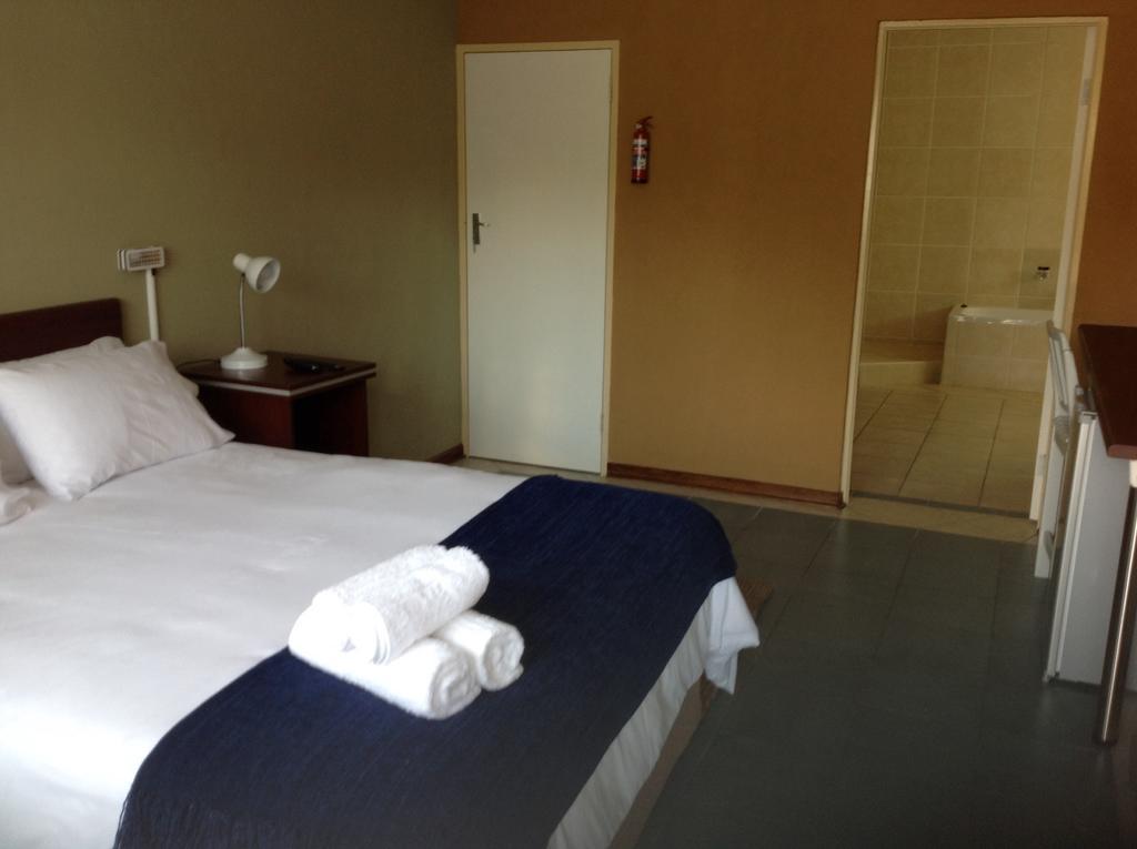 Amigos Bed & Breakfast - No Loadshedding Mbombela Chambre photo