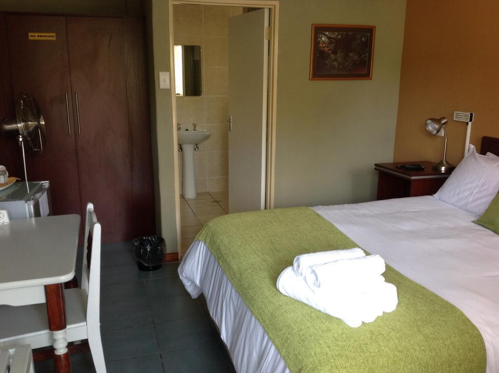 Amigos Bed & Breakfast - No Loadshedding Mbombela Chambre photo
